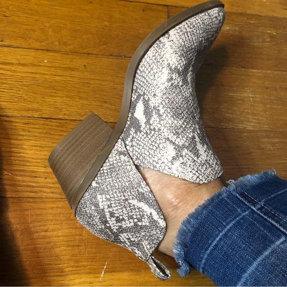 Universal Thread faux snake booties. Slip on size 6. - Picture 7 of 7